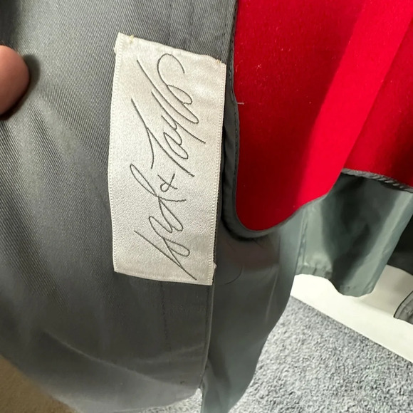 Vintage Braefair for Lord & Taylor gray trench coat with red interior/trim. Sz 4 - Picture 7 of 13